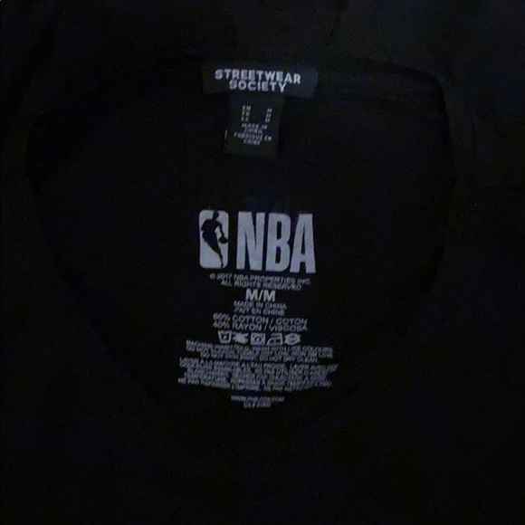 GENTLY USED Raptors t-shirt - Picture 2 of 2